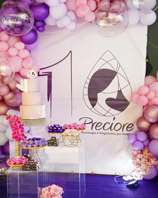Celebração dos 10 anos da Clínica Preciore, com equipe e convidados